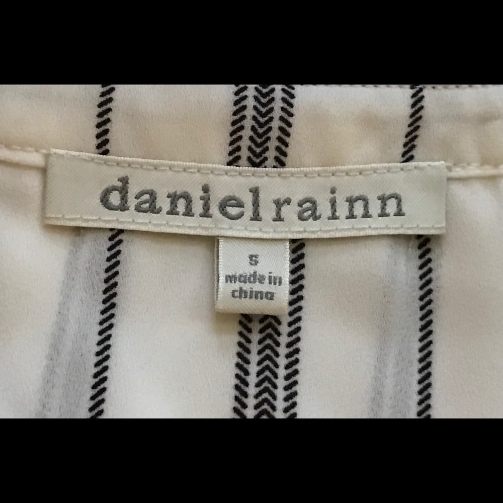 Daniel Rainn Black & White Sleeveless Top. Size S - Picture 5 of 7